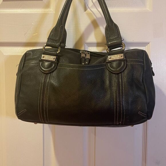 Tignanello leather black Medium Satchel silver tone hardwares. - Picture 3 of 15